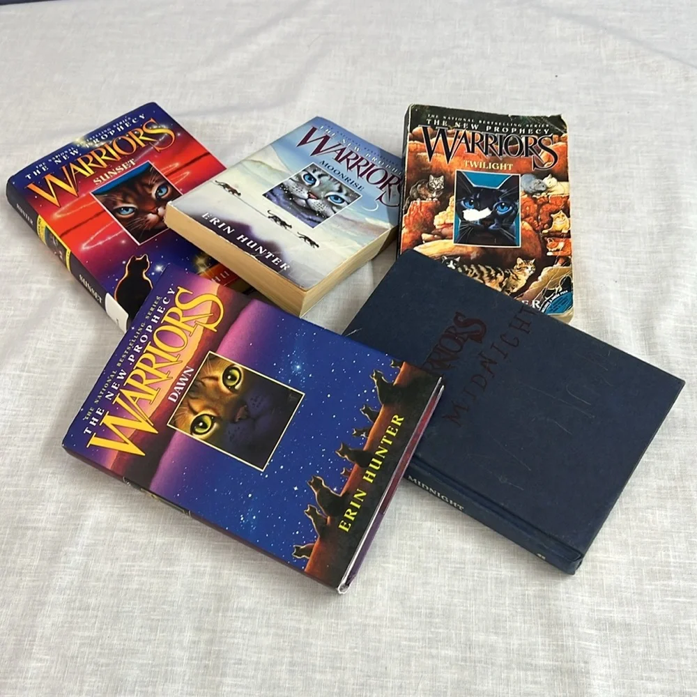 🌞 Warriors 5 different books from The New Prophecy series by Erin Hunter